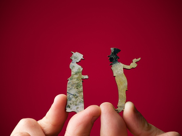 MonetSummerPiecesInFingers_ArtifactPuzzles