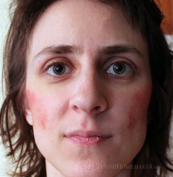 Luna Star Naturals blusher - applied with included applicators