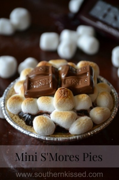 S'mores Roundup at Titus 2 Homemaker -- Mini S'mores Pies from Southern Kissed #t2hmkr